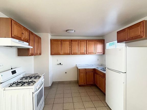3rd image of 417 N L St #C