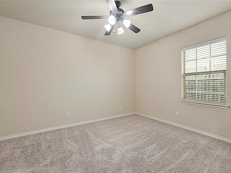 128 Kimber Ln — Photo 7