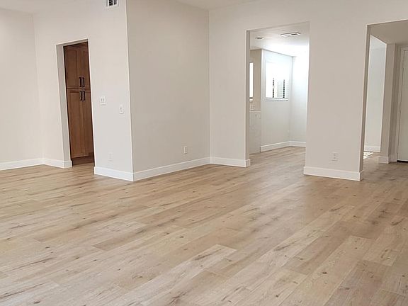 4th image of 323 N Jackson St APT 203
