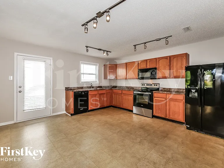 12238 Maize Dr — Photo 6