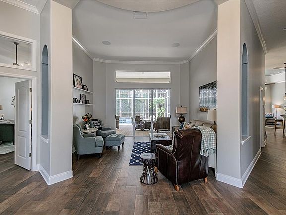 4th image of 10112 Radcliffe Dr