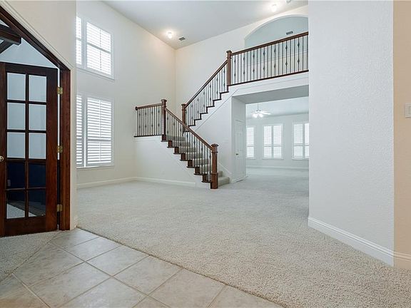 5th image of 1016 Candlewood Trl