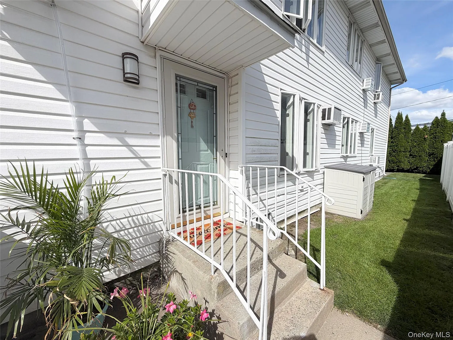 3 bed, 2.0 bath, 1650 sqft, $3,800 — Photo 2