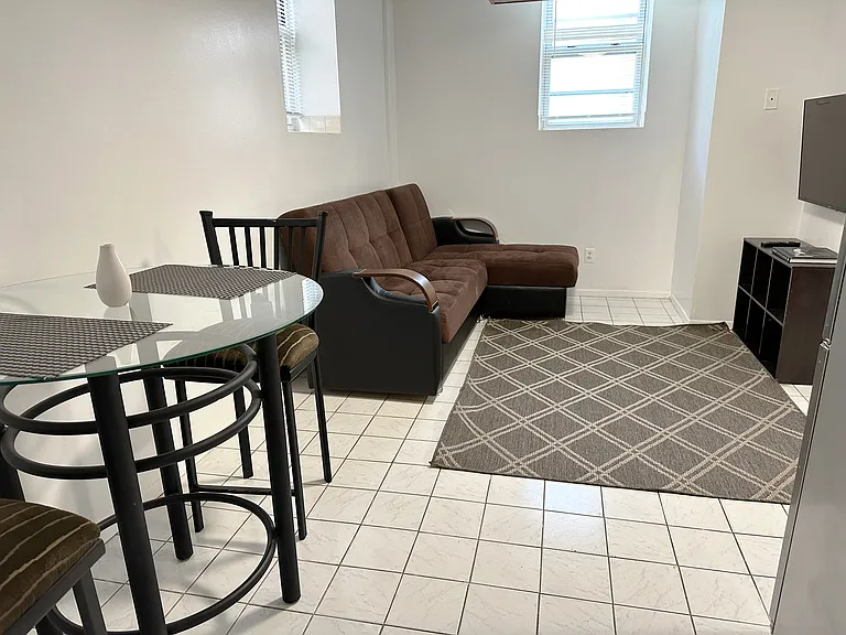 85-04 Park Ln S #1 — Photo 2