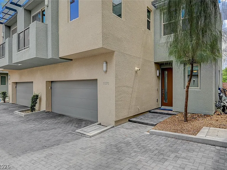 11375 Gravitation Dr — Photo 2