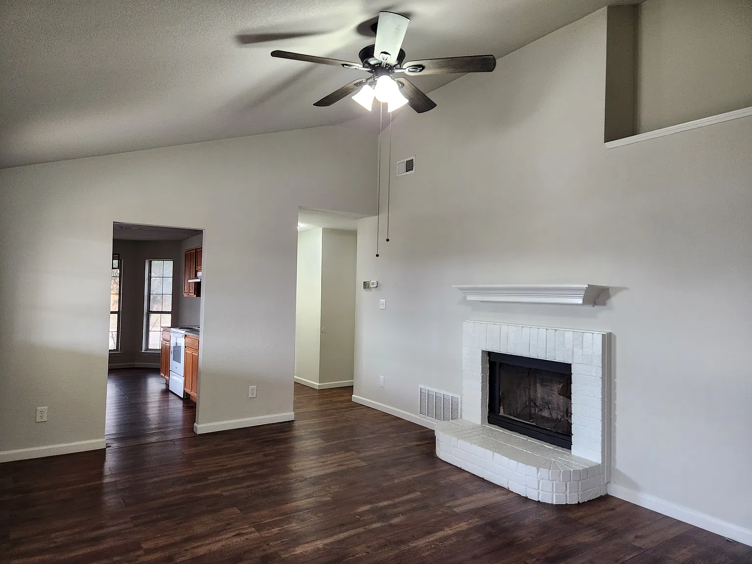 3 bed, 1346 sqft, $1,800 — Photo 3