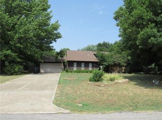 8029 Woodchuck Rd, Yukon, OK 73099