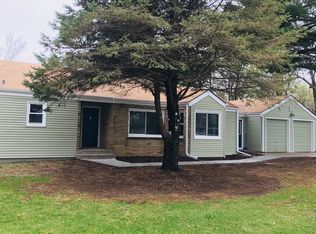 8203 Keystone Dr, Omaha, NE 68134