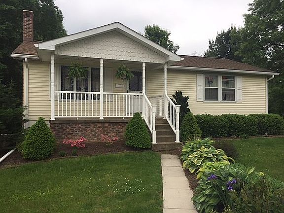 2nd image of 230 E Saylor St