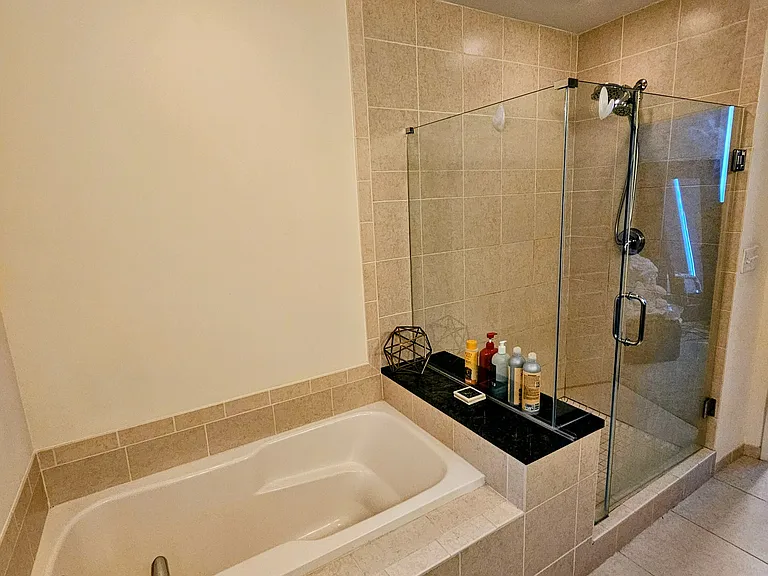 1080 Peachtree St NE #2313 — Photo 14