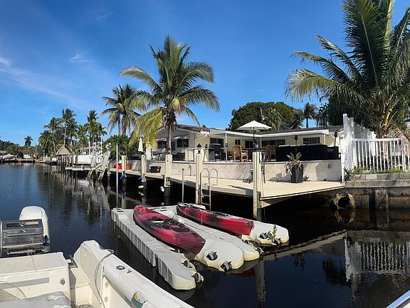 Floating Dock & Twin Ocean Kayaks