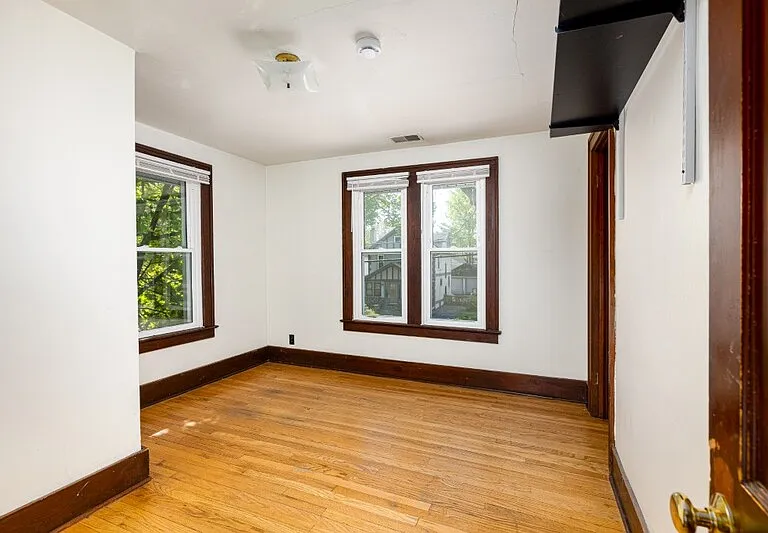 711 Granger Ave — Photo 13