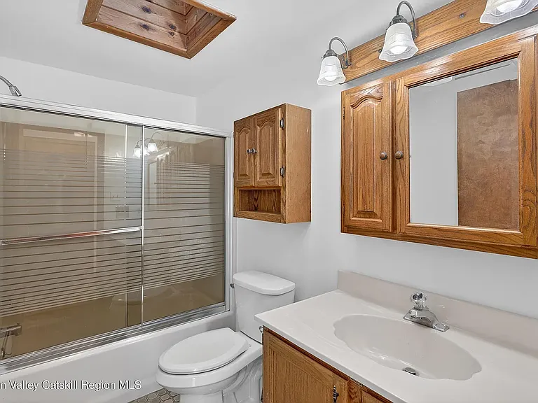 131 Barbarossa Ln — Photo 18