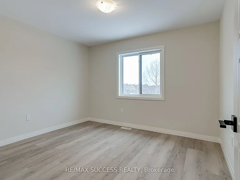 147 Siebert Ave — Photo 35