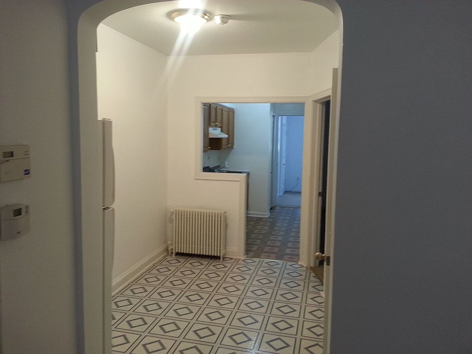 2nd image of 117 19th St NE APT 1
