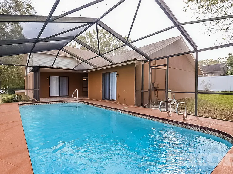 3699 Chatham Dr — Photo 13