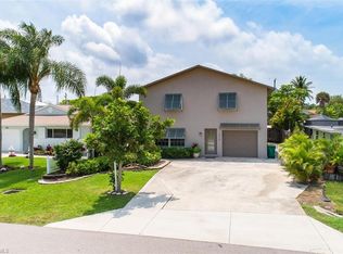 776 92nd Ave N, Naples, FL 34108