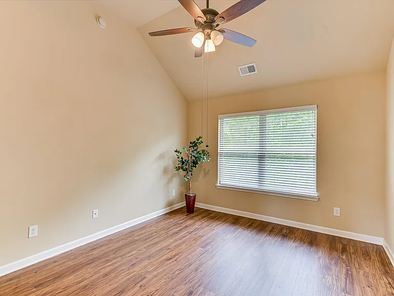 2073 Willhaven Dr — Photo 20