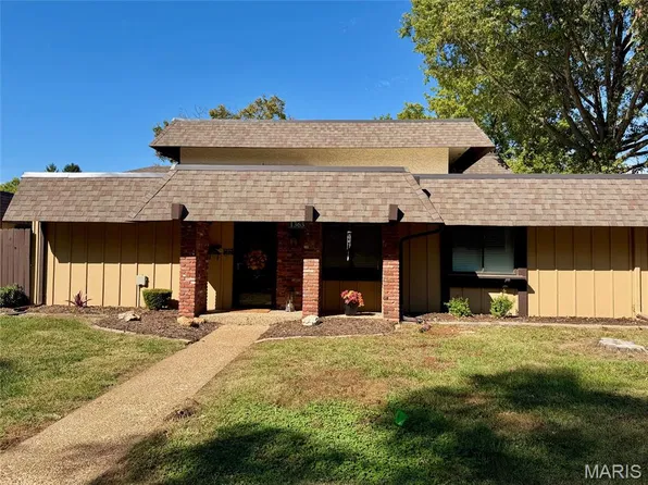 1363 Heritage Landing Dr #A, Saint Charles, MO 63303