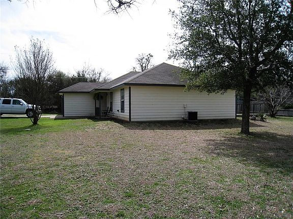 4th image of 700 S San Antonio St