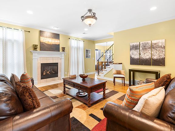 3rd image of 8990 River Knoll Dr