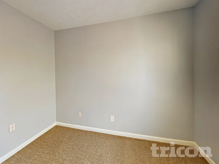 184 Kings Crossing Ct — Photo 12
