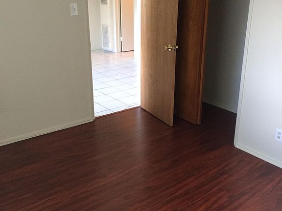 5th image of 17040 Yukon Ave