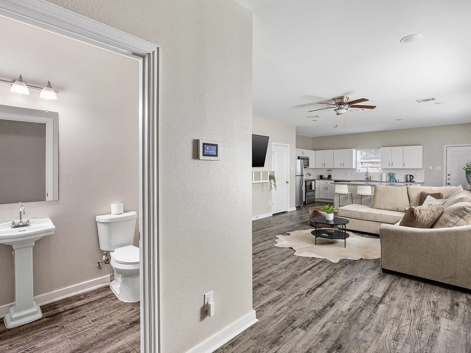 3 bed, 1500 sqft, $3,600 — Photo 2