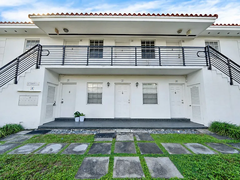 4 Sidonia Ave #2 — Photo 11
