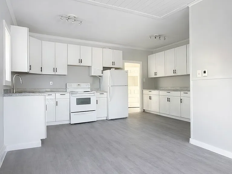 18 Union St #3 — Photo 2