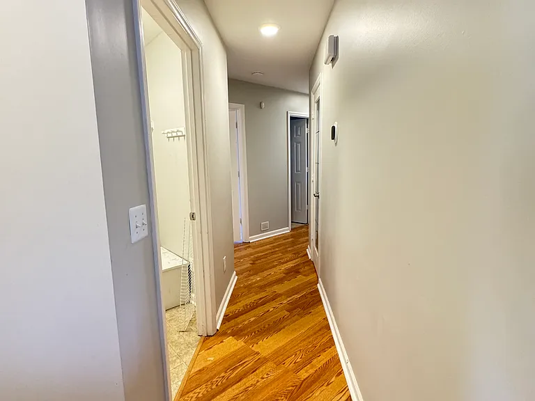 5209 Moss Hill Dr — Photo 10