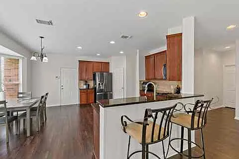 12915 Meadow Springs Dr — Photo 2