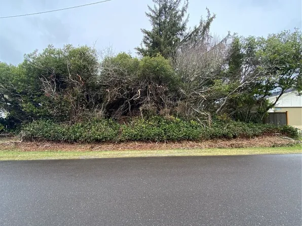 192 Kelp Street NW, Ocean Shores, WA 98569