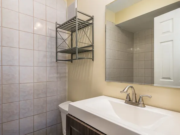 3177 W 115th St APT 3W, Merrionette Park, IL 60803