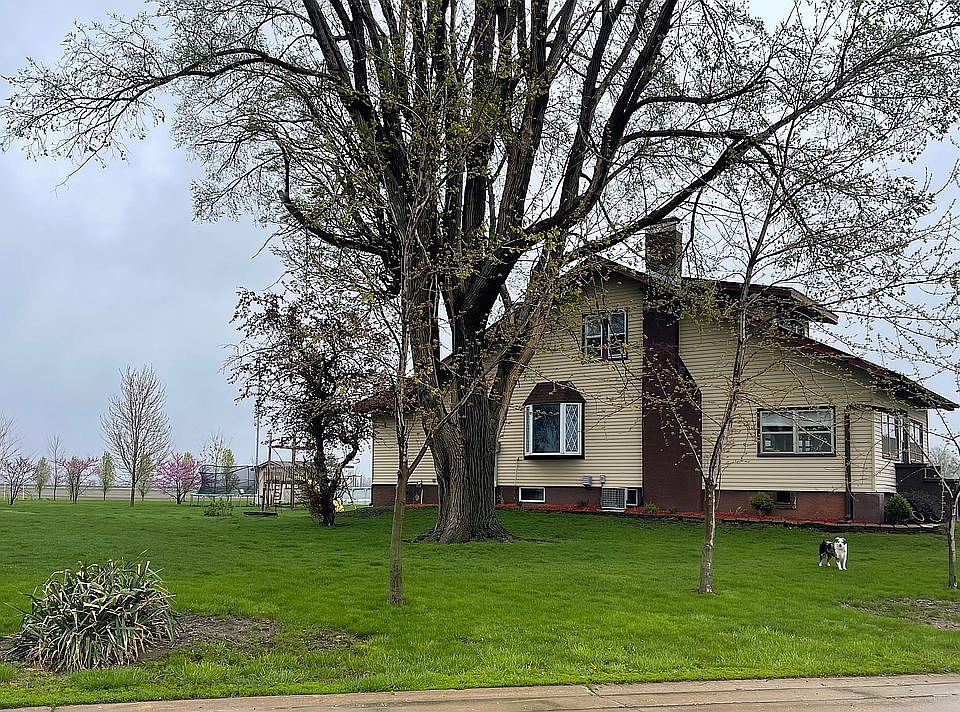 2nd image of 2707 Old Highway 34