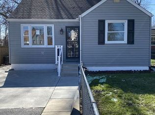 30 Stemmers Run Rd, Essex, MD 21221