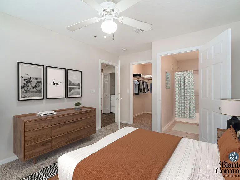 Blanton Commons Apartments — Photo 26