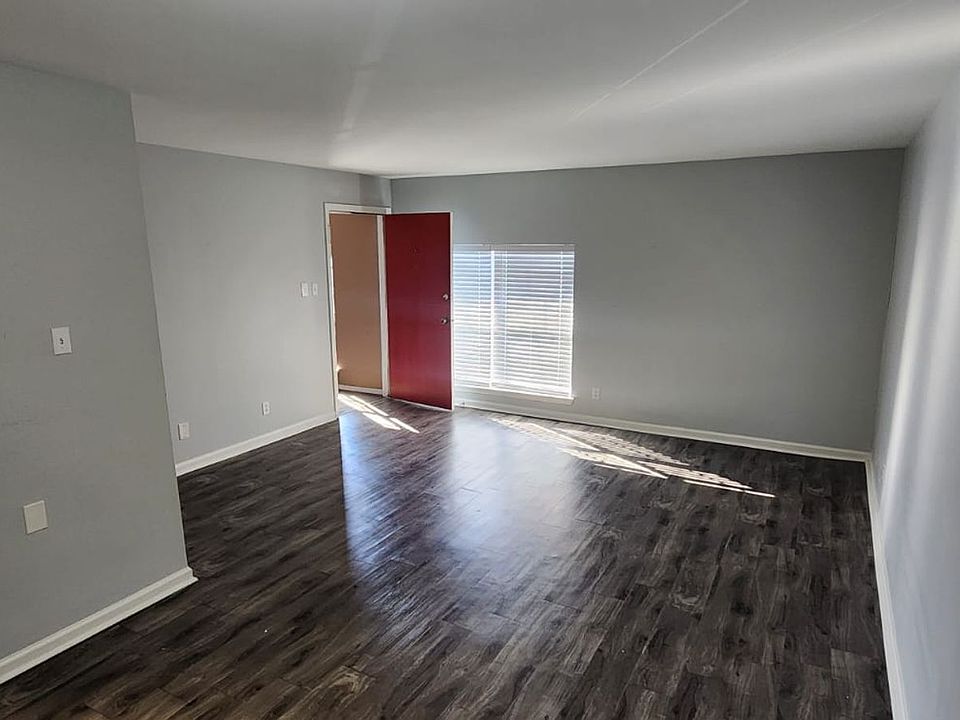 1st image of 1601 N Bryant St APT 42