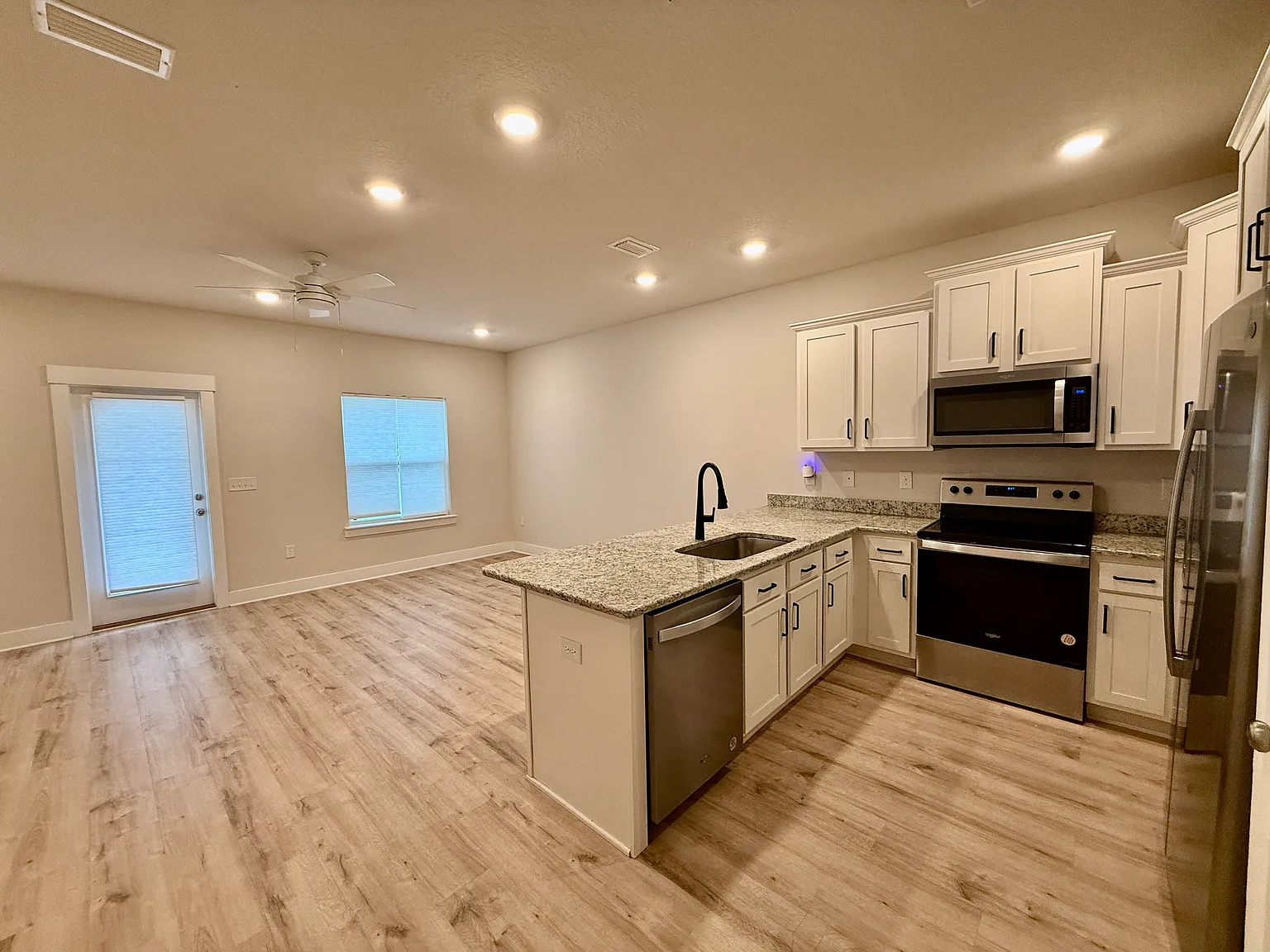 Pensacola Townhome — Photo 4