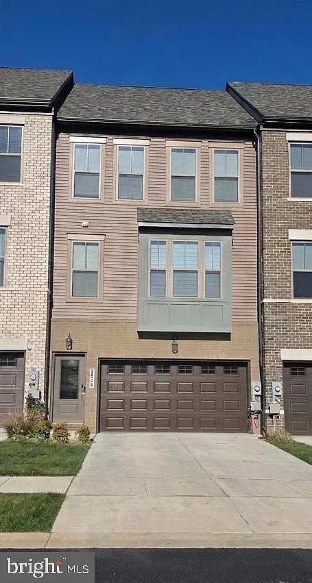 3 bed, 3.5 bath, 1776 sqft, $3,500 — Photo 1