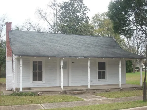 404 E Howard St, Glennville, GA 30427