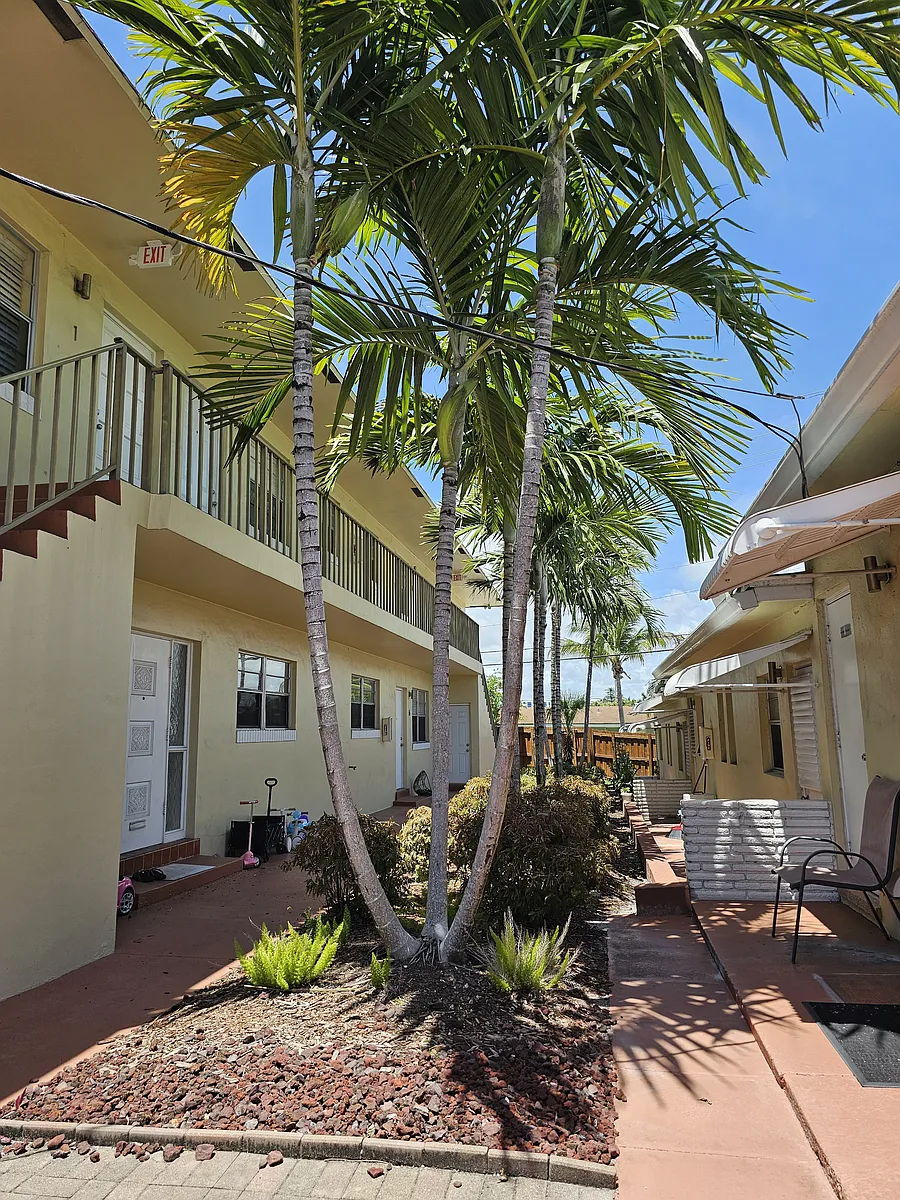 Building Photo - 2105 Miami Rd #4