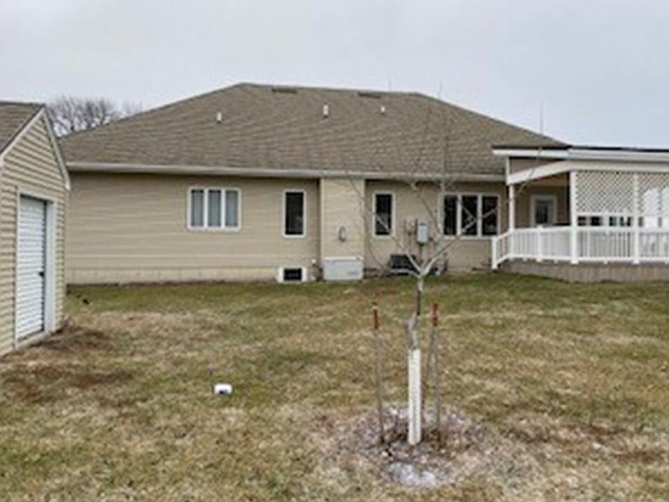 2nd image of 714 2nd St