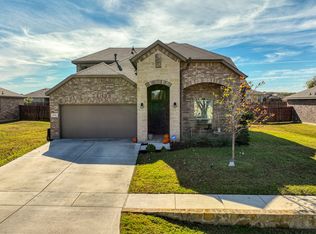 535 Harbor Dr, Azle, TX 76020