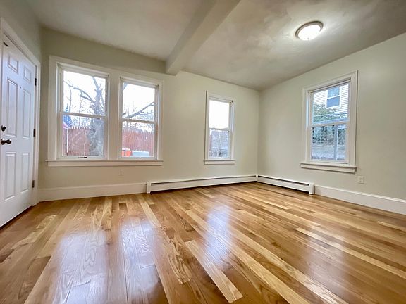 3rd image of 285 Whitwell St #1R