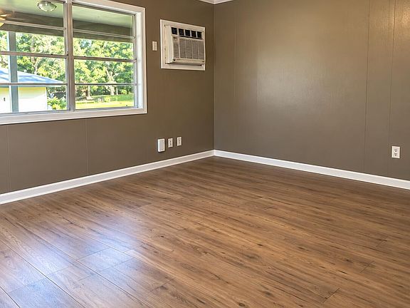 2nd image of 402 Attakapas Rd