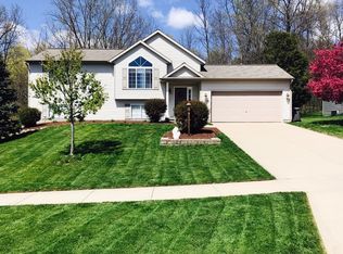 11223 Barnsley Rd SE, Lowell, MI 49331