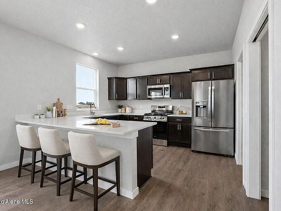 3rd image of 2773 N Vega St