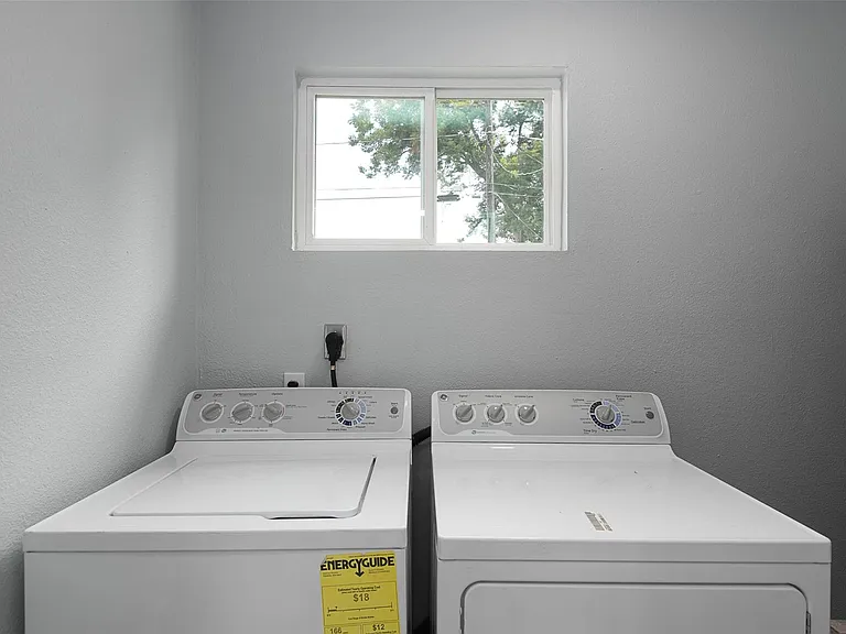 3205 Stallings Dr — Photo 15