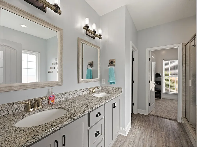 440 Rivercrest Dr — Photo 12
